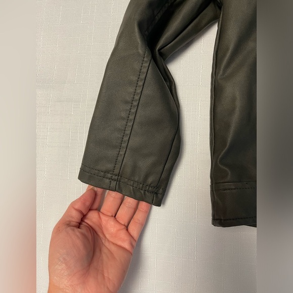 Genuine Kids by Osh Kosh Faux Leather Motorcycle Jacket | Size 5T - Picture 12 of 15